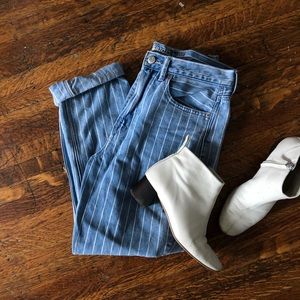 American Eagle White Striped Mom Jeans